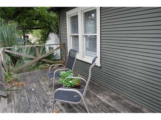 Building Photo - Charming Hyde Park Garage Apartment with Hardwood Floors & Private Deck