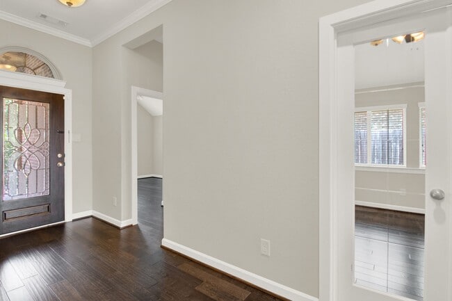 Building Photo - 11150 Honeysuckle Haven Dr