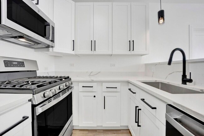 Foto del edificio - 4350 W Lawrence Ave