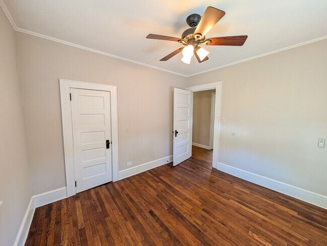 Foto del edificio - West Asheville Cottage-Long Term Rental