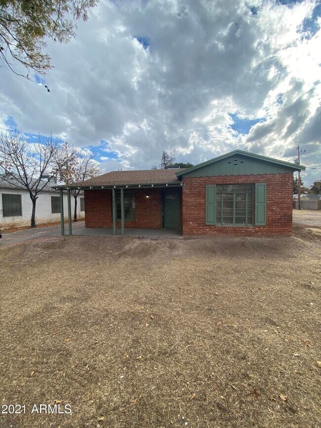 Building Photo - 321 W Minnezona Ave