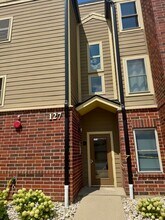Building Photo - 127 Glengarry Dr