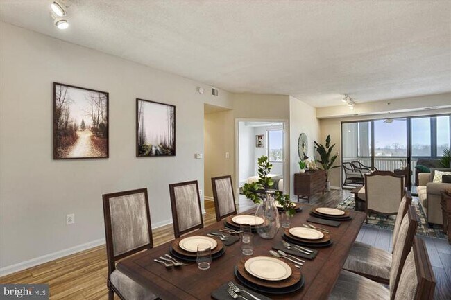 Foto del edificio - 3200 N Leisure World Blvd