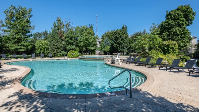 Building Photo - 333 Ricciuti Dr