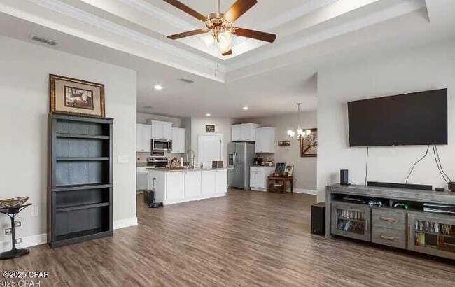Foto del edificio - 305 Highbrook Rd