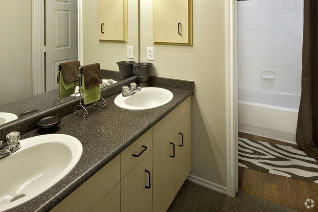 Baño - Milestone Stillwater