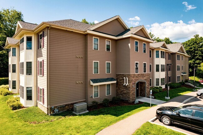Building Photo - Spacious 1 Bedroom with beautiful wooded view