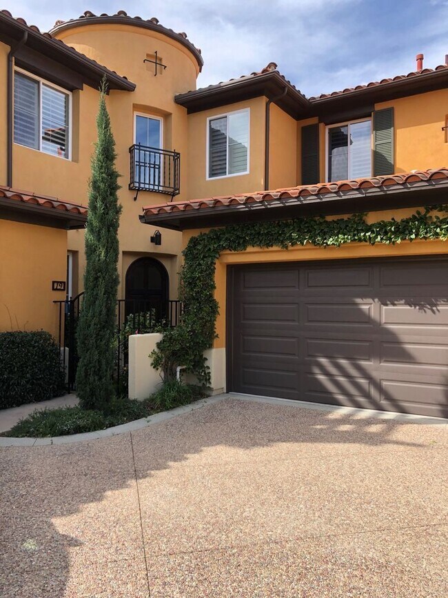 Building Photo - 19 Lucania Dr