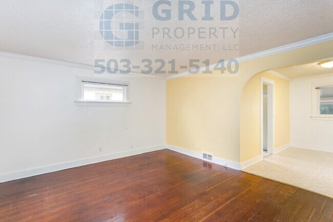 Foto del edificio - Charming 2 Bedroom Bungalow Available in Northeast Portland!