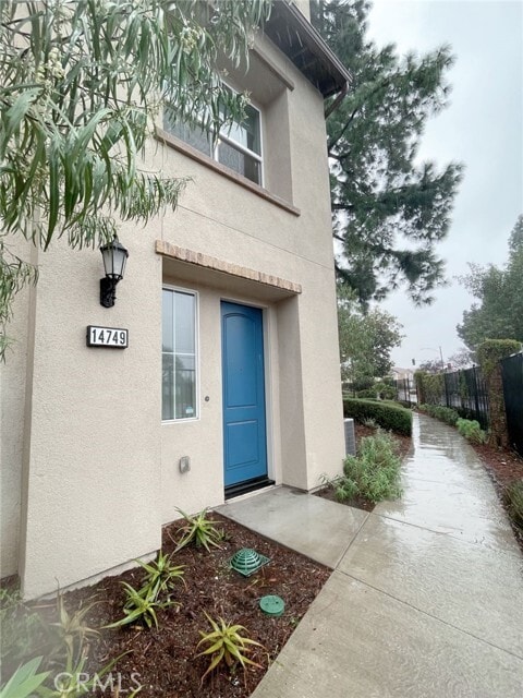 Building Photo - 14749 Palmera Ct