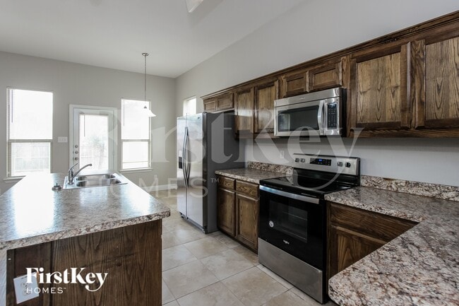 Building Photo - 1215 Jewel Ln