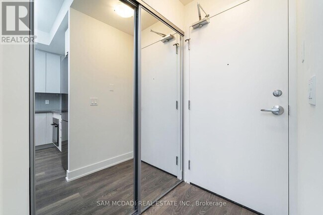 Building Photo - 297-1297 Oak Walk Dr