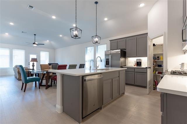 Foto del edificio - 5200 Woodway Dr