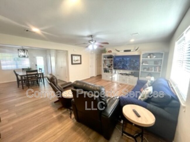 Building Photo - 442 Fernwood Dr