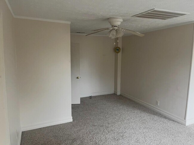 Foto del edificio - 307 E Park Ave