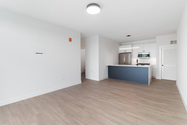 Building Photo - 3140 N Clybourn Ave