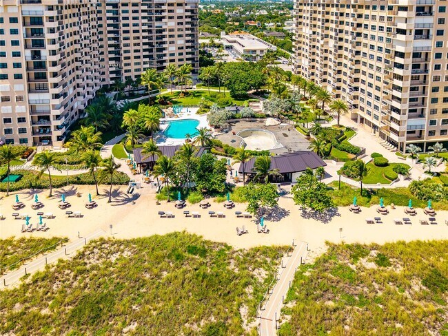 Foto del edificio - 4900 N Ocean Blvd