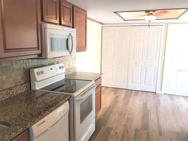 Building Photo - 1539 N Carolwood Blvd