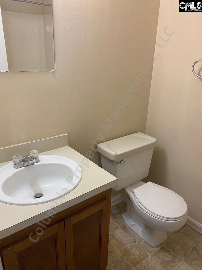 Building Photo - 117 Villa Ct