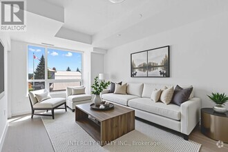 Building Photo - 2075-2075 King Rd