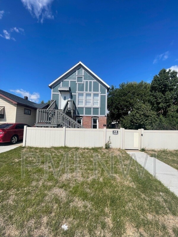 117 Gostlin St Unit A, Hammond, IN 46327 Condo for Rent in Hammond