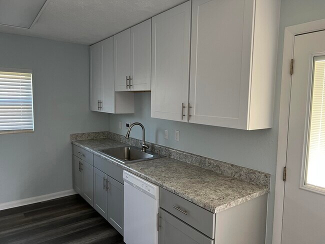 Building Photo - 509 Trenton St