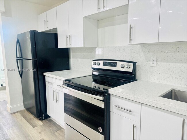 Foto del edificio - 1600 NW 7th Ct