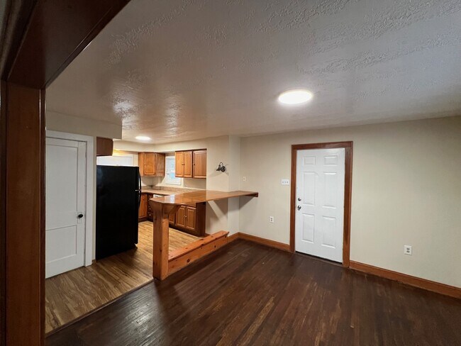Building Photo - 659 S Wayne Ave