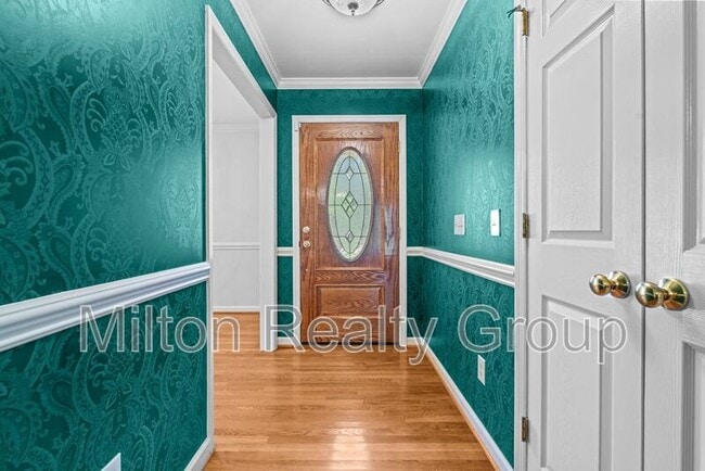 Building Photo - 464 Tirzah Dr