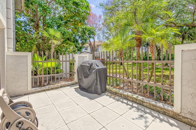 Foto del edificio - 355 Prestwick Cir