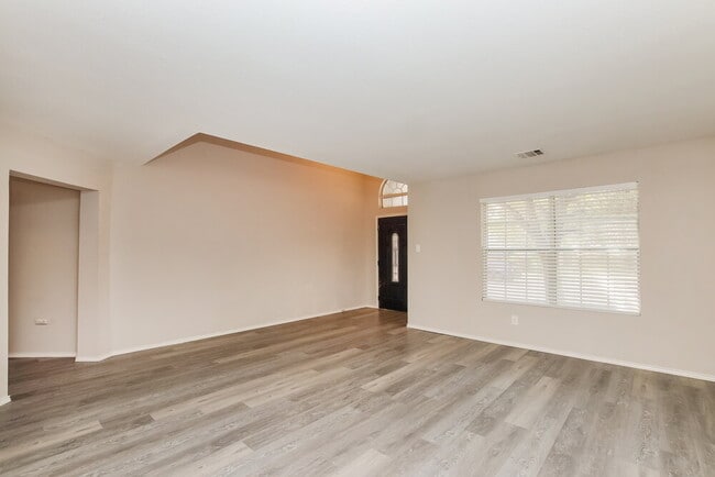 Building Photo - 1504 Lorson Loop