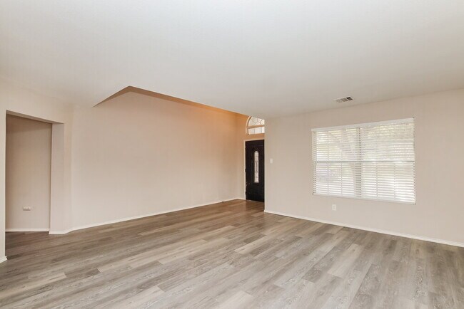 Foto del edificio - 1504 Lorson Loop