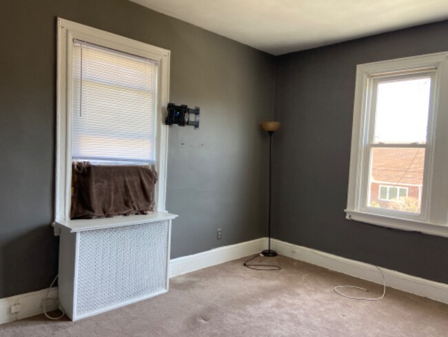 Foto del edificio - 120 Quinlan Ave