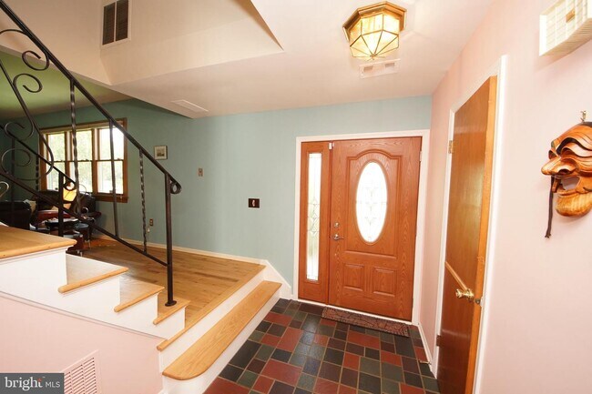 Building Photo - 8 Terrapin Ln