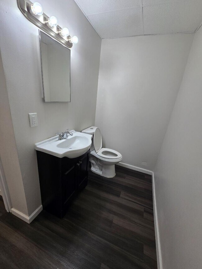 Foto del edificio - 5301 Alfred Ave