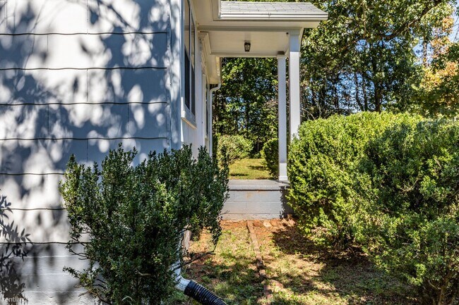 Building Photo - 4 br, 2.5 bath House - 2514 Taylors Gap Road
