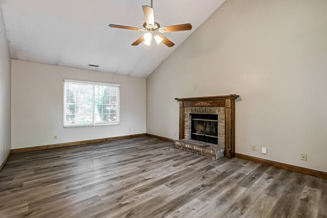 Building Photo - 8867 Sundrop Rd