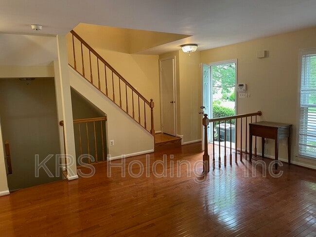 Building Photo - 5203 Glen Meadow Dr