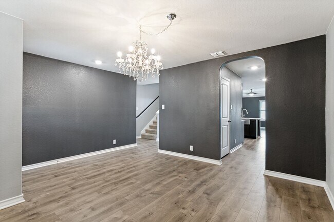 Building Photo - BEAUTIFUL 5-BEDROOM HOME IN VALLEY RANCH