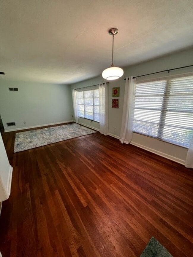 Building Photo - Nice 3 bedroom 2 bath in the heart of NW G...