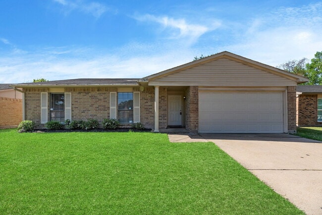Photo - 17615 Autumn Hills Drive House