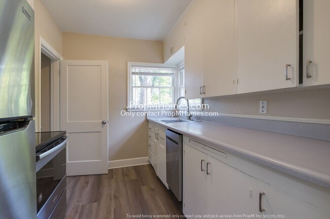Foto del edificio - Charming Three Bedroom Duplex In First Add...