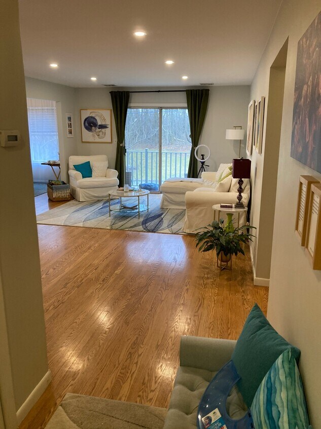 8 Claire Ct, East Hanover, NJ 07936 Condo for Rent in East Hanover