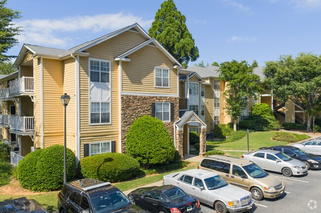 Building Photo - Hamptons at East Cobb