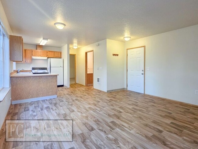 Building Photo - 1908 NE 46th Ave