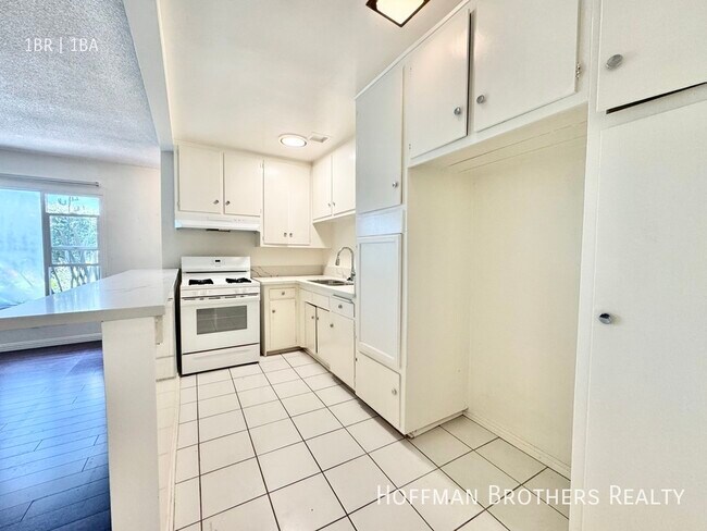 Building Photo - 3718 Mentone Ave