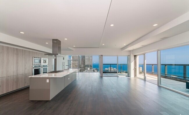 Foto del edificio - 220 E Illinois St