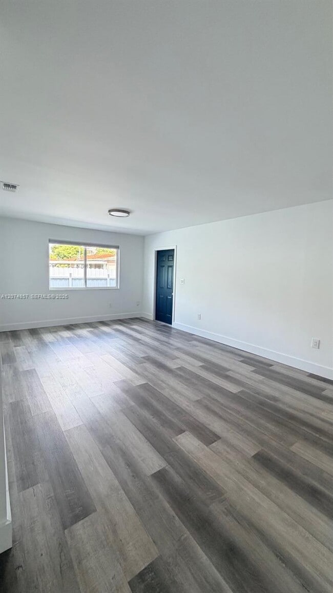 Building Photo - 3144 SW 23rd St