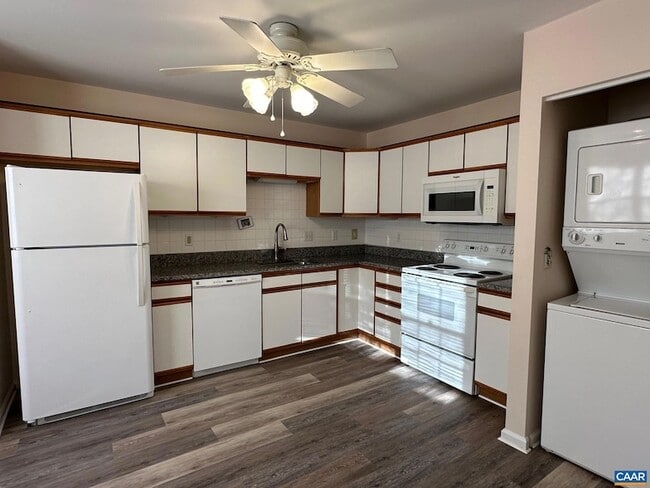 Foto del edificio - 1422 Lilac Ct