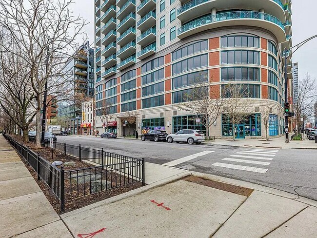 Foto del edificio - 340 W Superior St